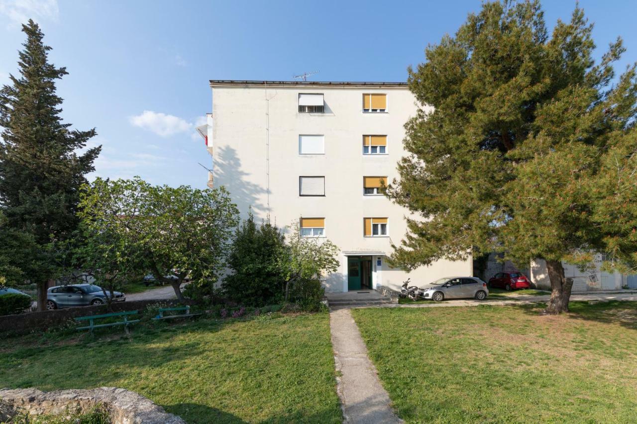 Castropola Apartment Exterior photo