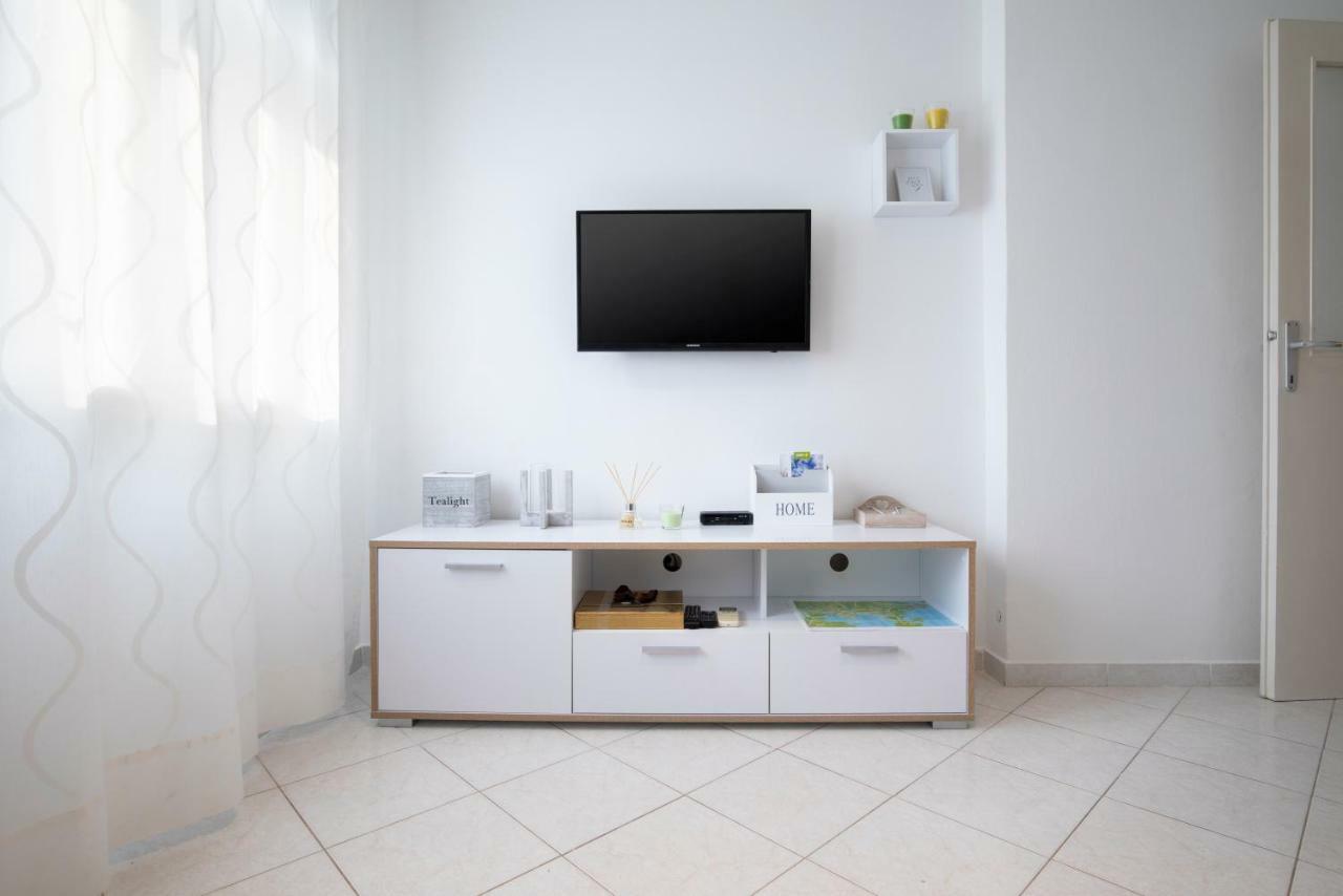 Castropola Apartment Exterior photo